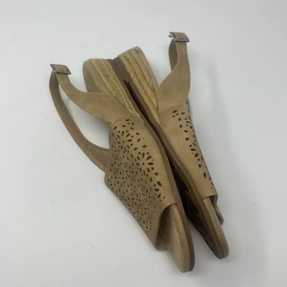 Easy Street Tan Faux Suede Cut Out Espadrille Sandal Size 9.5